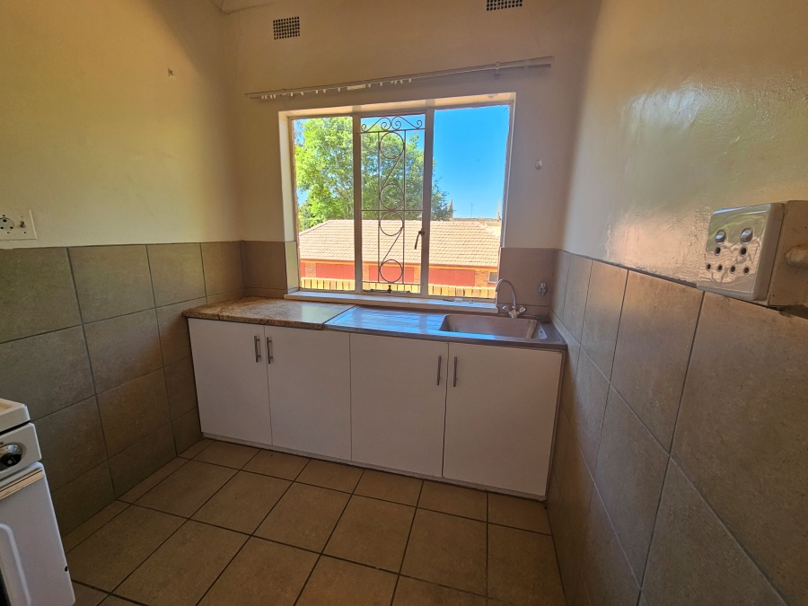 To Let 1 Bedroom Property for Rent in Adamayview North West